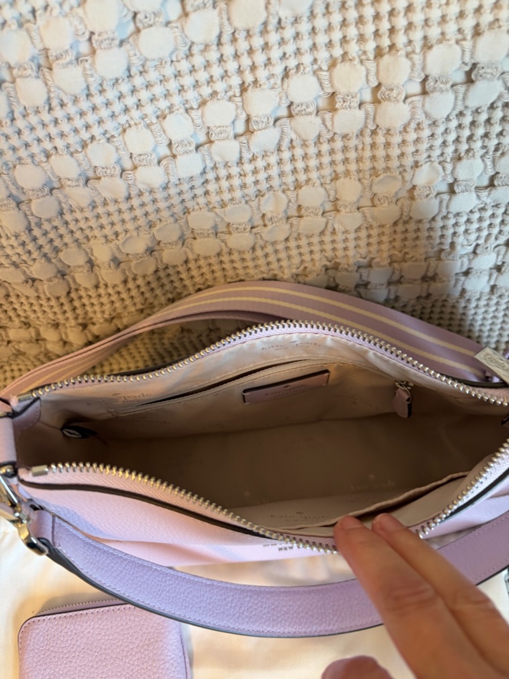 EUC Kate Spade Emma shoulder/crossbody in Lavender. - Picture 4 of 5